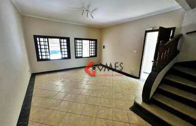 Imagem: O depósito possui 2 Vagas na garagem, 212m² de Área e está