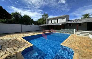 Imagem: A casa em condomínio possui 4 Dormitórios, 5 Banheiros, 2