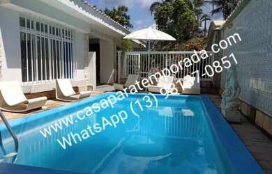 Imagem: A casa possui 4 Dormitórios, Acomodam 10 pessoas, 5 Vagas na