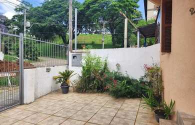 Imagem: A casa possui 2 Dormitórios, 1 Banheiro, 90m² de Área e