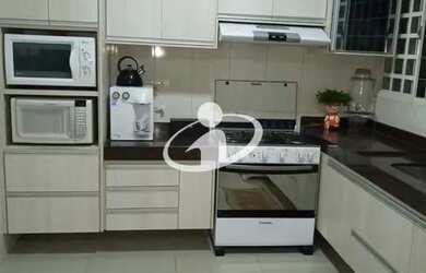 Imagem 3: Venda Casa MARTA HELENA. Piscina, Varanda, 295m² de Áreae5 Banheiros