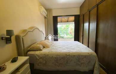 Imagem 16: Casa espaçosa na Trindade