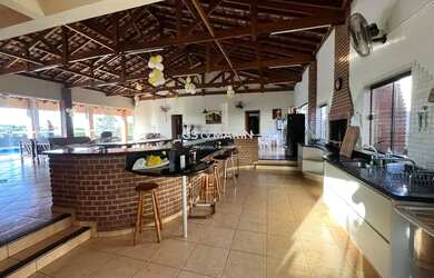 Imagem: A casa em condomínio possui 2 Dormitórios, 3 Banheiros, 270m²