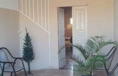 Imagem: A casa possui 2 Dormitórios, 1 Banheiro, 1 Vaga na garagem