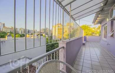 Imagem 5: Imóvel para venda tem 147 metros quadrados com 2 quartos em Petrópolis...