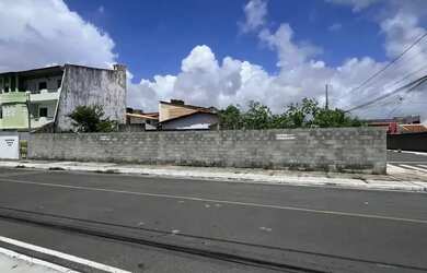 Imagem: O terreno possui 300-0m² de Área e está localizado em Atalaia