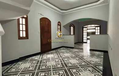 Imagem: A casa possui 3 Dormitórios, 2 Banheiros, 3 Vagas na garagem