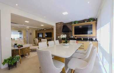 Imagem: O apartamento possui 3 Dormitórios, 5 Banheiros, 3 Vagas na