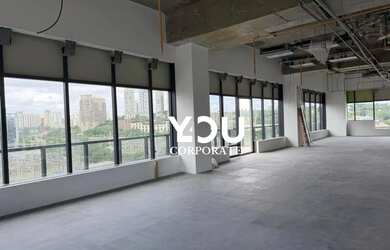 Imagem: O depósito possui 5 Vagas na garagem, 370m² de Área e está