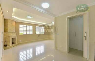 Imagem: A casa em condomínio possui 3 Dormitórios, 2 Banheiros, 3