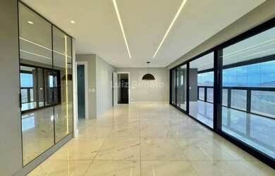 Imagem: O apartamento possui 4 Dormitórios, 5 Banheiros, 4 Vagas na