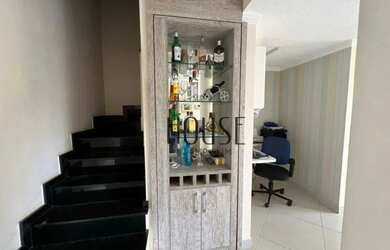 Imagem: A casa em condomínio à venda possui 3 Dormitórios, 3 Banheiros