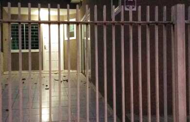 Imagem: A casa possui 3 Dormitórios, 2 Banheiros e 2 Vagas na garagem