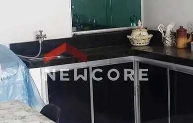 Imagem: A casa possui 2 Dormitórios, 2 Banheiros, 2 Vagas na garagem