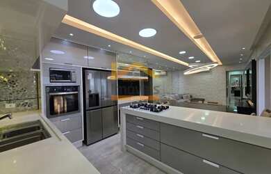 Imagem: O apartamento possui 3 Dormitórios, 4 Banheiros, 2 Vagas na