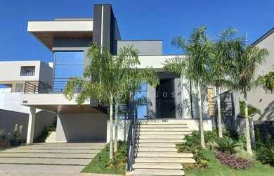 Imagem: A casa em condomínio possui 3 Dormitórios, 4 Banheiros, 4