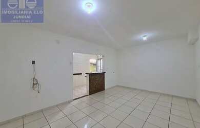 Imagem: A casa possui 2 Dormitórios, 1 Banheiro, 2 Vagas na garagem