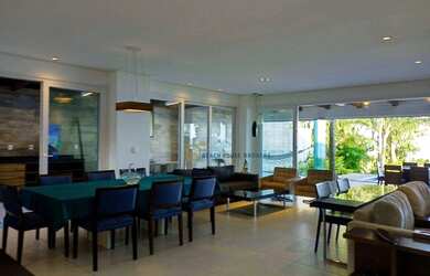 Imagem: A casa em condomínio possui 5 Dormitórios, 5 Banheiros, 4