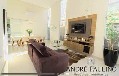 Imagem: A casa em condomínio possui 5 Dormitórios, 3 Banheiros, 320m²