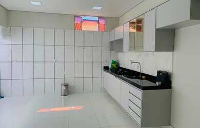 Imagem: A casa em condomínio possui 2 Dormitórios, 1 Banheiro, 2 Vagas