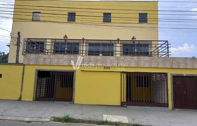 Imagem: A casa possui 5 Dormitórios, 3 Banheiros, 4 Vagas na garagem