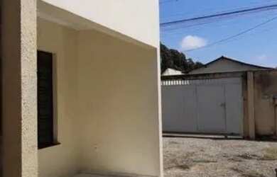 Imagem: A casa possui 2 Dormitórios, 2 Banheiros, 2 Vagas na garagem