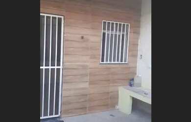 Imagem: A casa possui 2 Dormitórios, 1 Banheiro, 1 Vaga na garagem