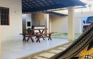 Imagem: A casa possui 3 Dormitórios, 4 Vagas na garagem e está localizado