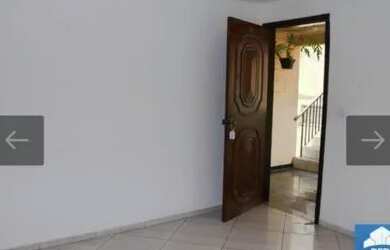 Imagem: O apartamento possui 2 Dormitórios, 1 Banheiro e está localizado