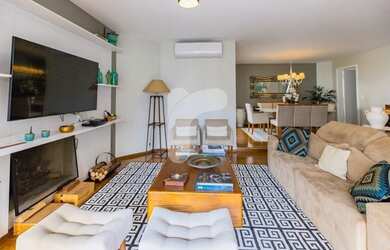 Imagem: O apartamento possui 4 Dormitórios, 3 Banheiros, 3 Vagas na