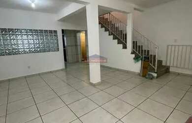 Imagem: A casa para alugar possui 3 Dormitórios, 3 Banheiros, 2 Vagas