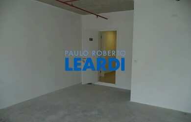 Imagem: O depósito possui 1 Vaga na garagem, 36m² de Área e está