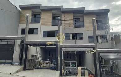 Imagem: A casa possui 2 Dormitórios, 3 Banheiros, 2 Vagas na garagem