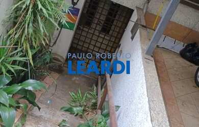 Imagem: O depósito possui 2 Vagas na garagem e 320m² de Área e está