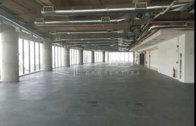 Imagem: O depósito possui 5 Vagas na garagem e 1607m² de Área e está