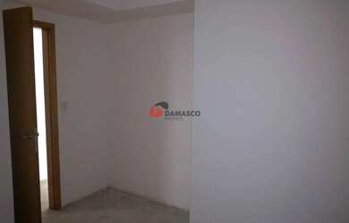 Imagem: O apartamento possui 2 Dormitórios, 1 Banheiro, 2 Vagas na