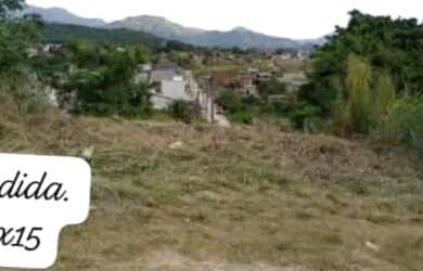 Imagem: O terreno possui 120m² de Área e está localizado em Campo