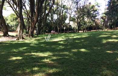 Imagem: O terreno possui 4.500m² de Área e está localizado em Sítios