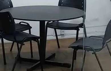 Imagem 2: Sala - Centro Galpão / depósito com aluguel por R$650 /mês