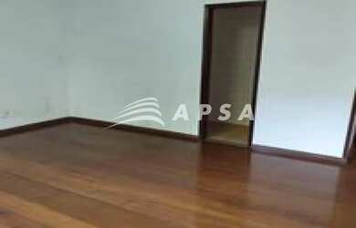 Imagem 5: VENHA CONHECER ESTA CASA ENCANTADORA EM LOCALIZAÇÃO PRIVILEGIADA, A...