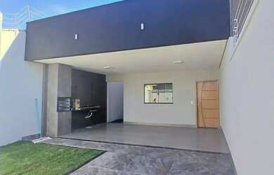 Imagem: A casa possui 2 Dormitórios, 2 Banheiros, 2 Vagas na garagem