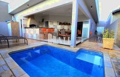 Imagem: A casa em condomínio possui 3 Dormitórios, 3 Banheiros, 4