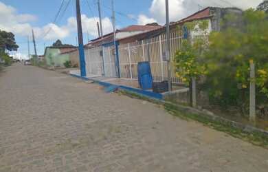 Imagem: A casa possui 5 Dormitórios, 5 Banheiros, 1 Vaga na garagem