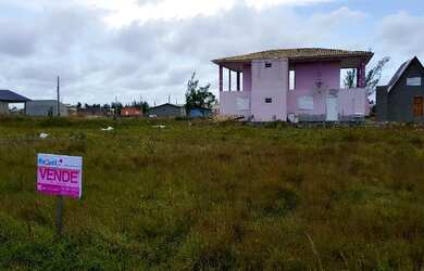 Imagem: O terreno possui 375m² de Área e está localizado em Jaguaruna