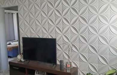 Imagem: O apartamento possui 2 Dormitórios, 1 Banheiro, 1 Vaga na garagem