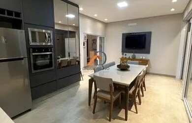 Imagem: A casa em condomínio possui 3 Dormitórios, 5 Banheiros, 4