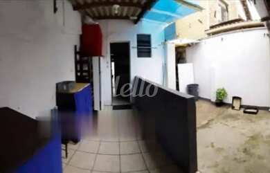 Imagem: A casa possui 3 Dormitórios, 1 Banheiro, 2 Vagas na garagem