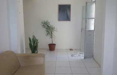 Imagem: A casa possui 2 Dormitórios, 1 Banheiro, 155m² de Área e