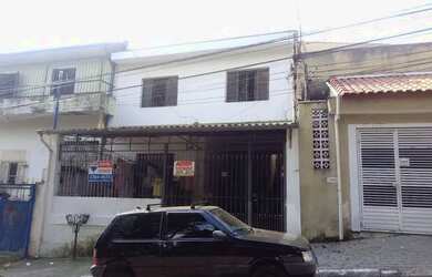 Imagem: A casa possui 4 Dormitórios, 3 Banheiros, 3 Vagas na garagem