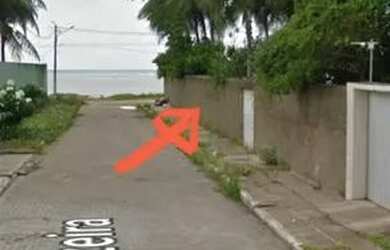 Imagem: A casa possui 5 Dormitórios, 3 Banheiros, 1 Vaga na garagem